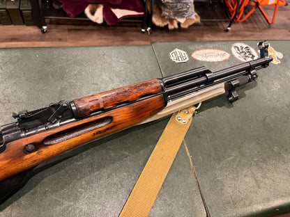 Carabine semi-automatique SKS russe – 7,62 × 39 – Canon marqué OP-SKS – Percuteur à ressort – Culasse marquée 1950