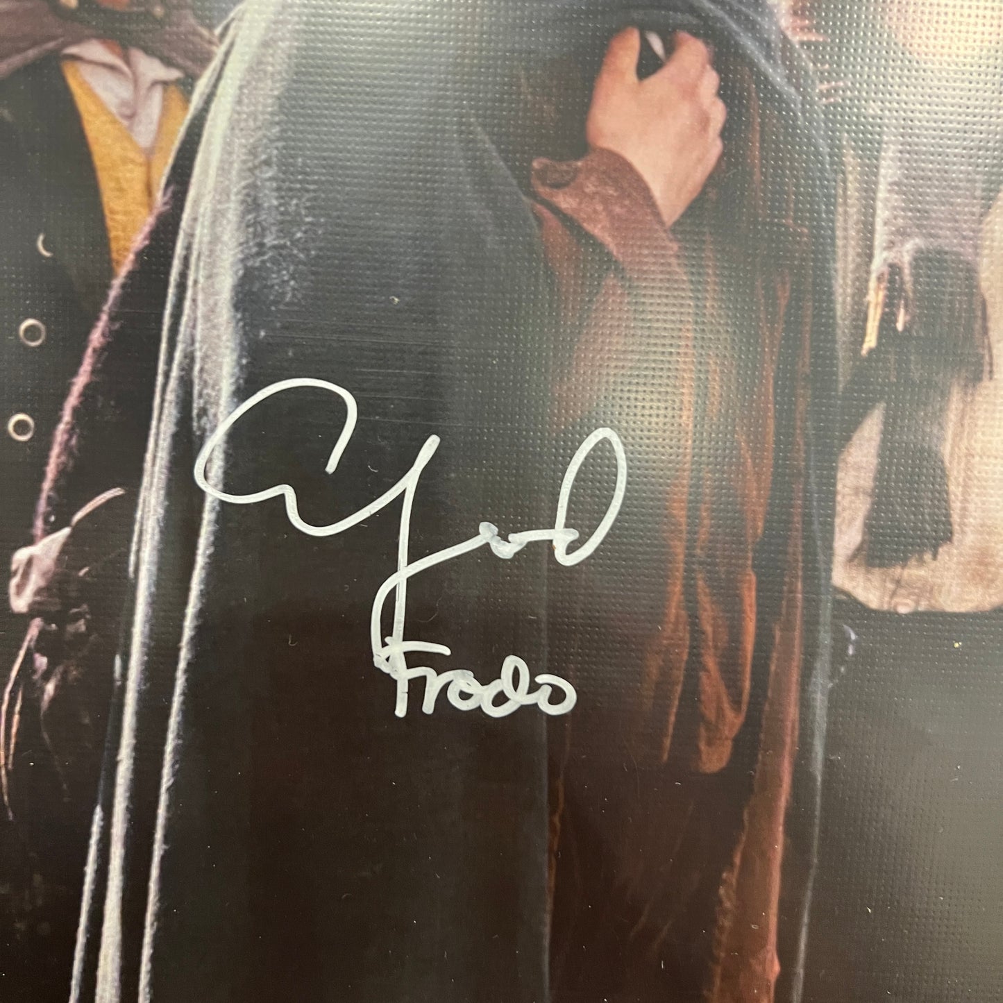 Elijah Wood & Sean Astin Dual-Signed 8x10 Photo (The Lord of the Rings – Certified Autographed Memorabilia)