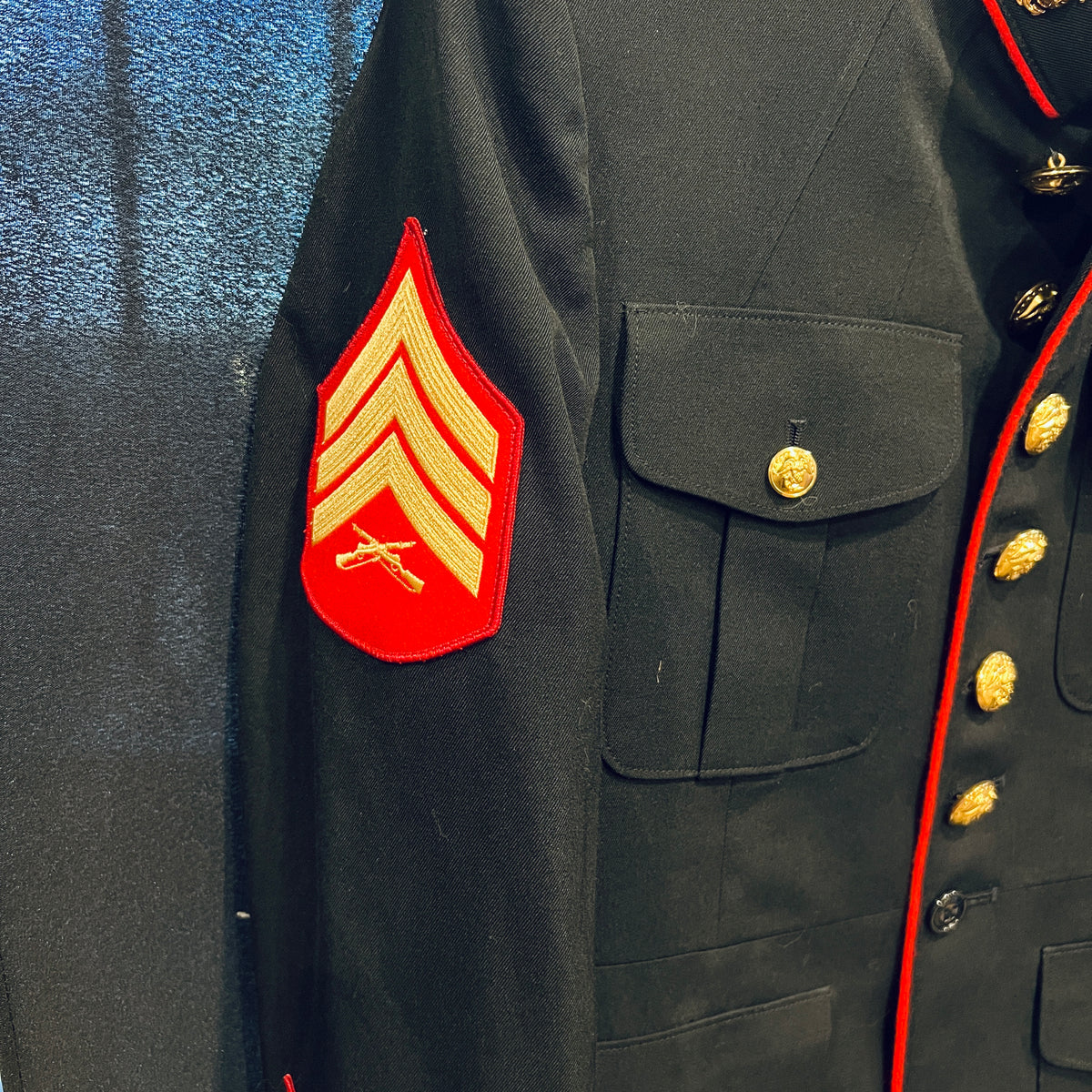 U.S. Marine Corps USMC Dress Blue Sergeant Coat – Size 41S