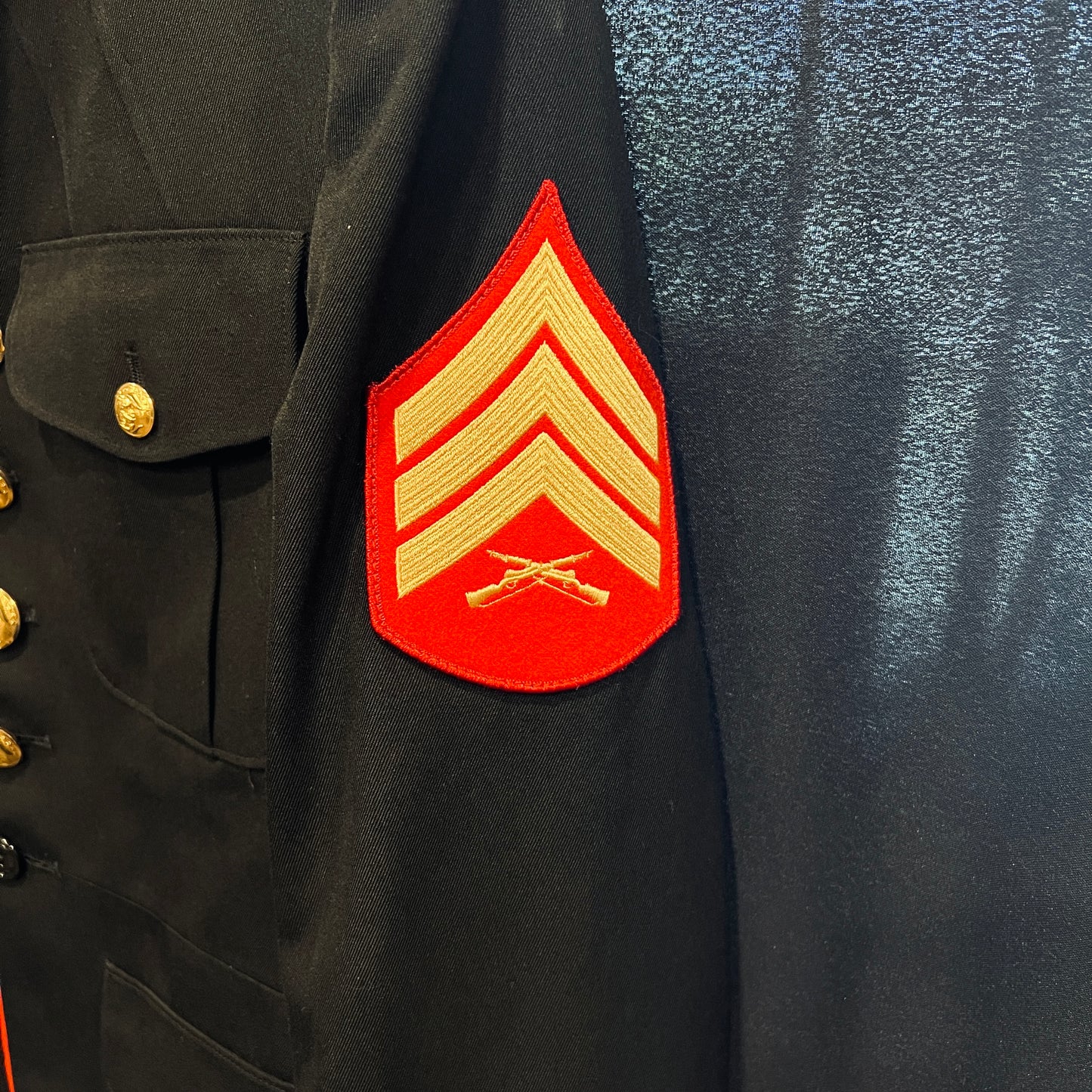 U.S. Marine Corps USMC Dress Blue Sergeant Coat – Size 41S