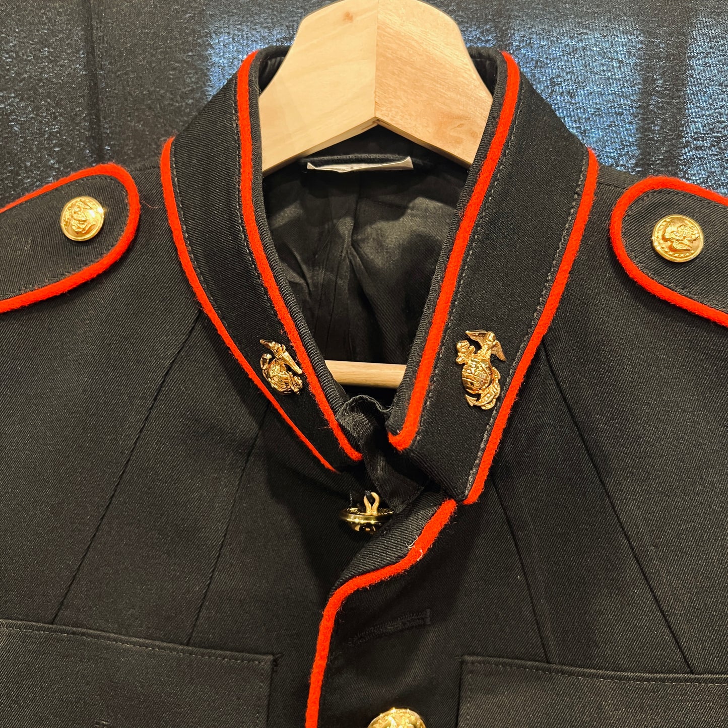 U.S. Marine Corps USMC Dress Blue Sergeant Coat – Size 41S