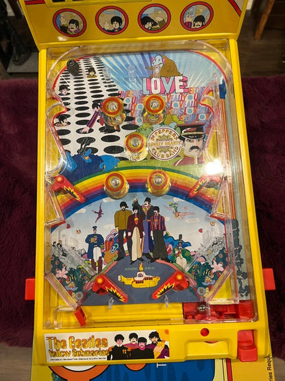 披头士乐队黄色潜水艇玩具