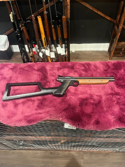 Crosman Medalist Model 1322 .22 Cal Pellet Pistol with Detachable Rifle Stock